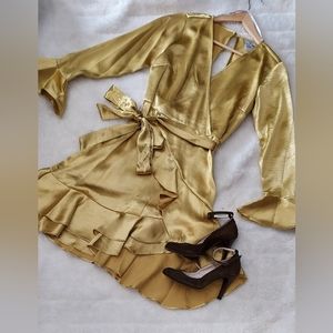 Alex B notes size 6 mustard yellow ruffle dress